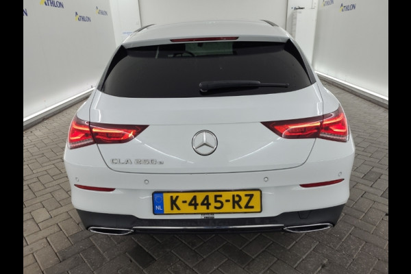 Mercedes-Benz CLA-Klasse Shooting Brake 250 e Luxury Limited [SCHUIFKANTELDAK, SFEERVERLICHTING, ELEKTRISCHE STOELEN, STOELVERWARMING, APPLE/ANDROID, CAMERA, NIEUWSTAAT]