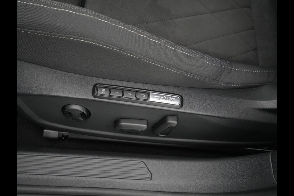 Volkswagen GOLF Variant Volkswagen Life Business | 'App-Connect' draadloze smartphone integratie | Achterlichten LED | Automatische afstandsregeling (Adaptive Cruise Control)
