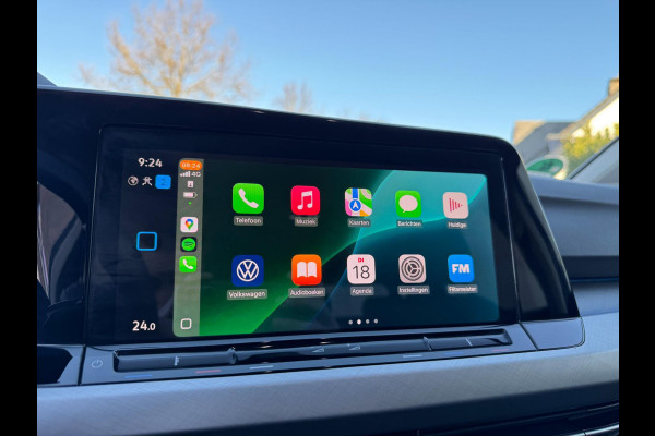 Volkswagen Golf 1.0 TSI Life ACC / PDC / NAVIGATIE / CARPLAY / METALLIC / 4-SEIZOENEN / NL AUTO MET NAP / LED / BTW