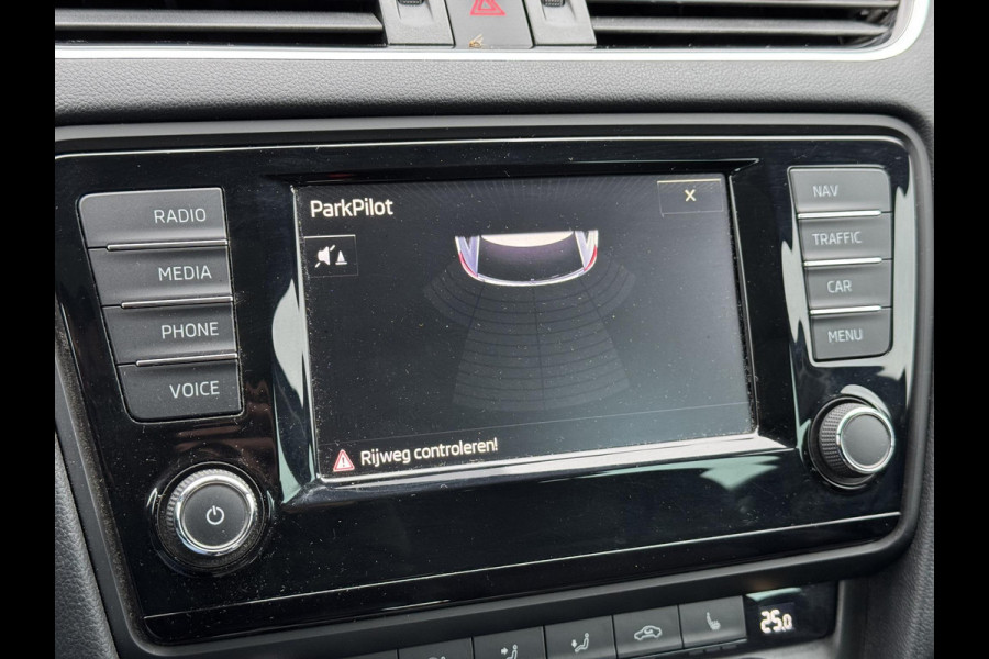 Škoda Octavia Combi 1.6 TDI Greentech Ambition Business 2e Eigenaar,Navi,Clima,Cruise,Schuif Kanteldak,PDC Achter,110pk,LMV,NL Auto,N.A.P,APK Tot 09-2025