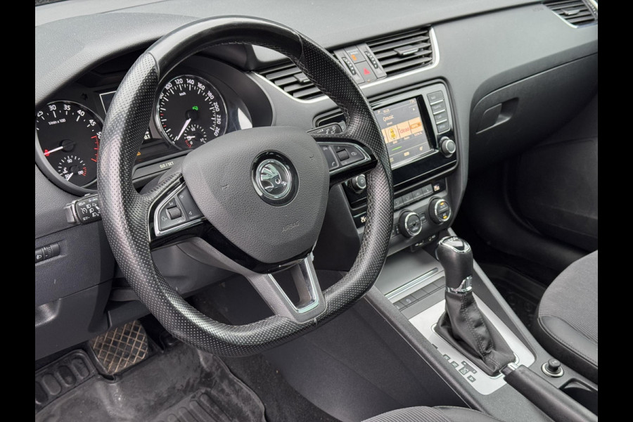Škoda Octavia Combi 1.6 TDI Greentech Ambition Business 2e Eigenaar,Navi,Clima,Cruise,Schuif Kanteldak,PDC Achter,110pk,LMV,NL Auto,N.A.P,APK Tot 09-2025
