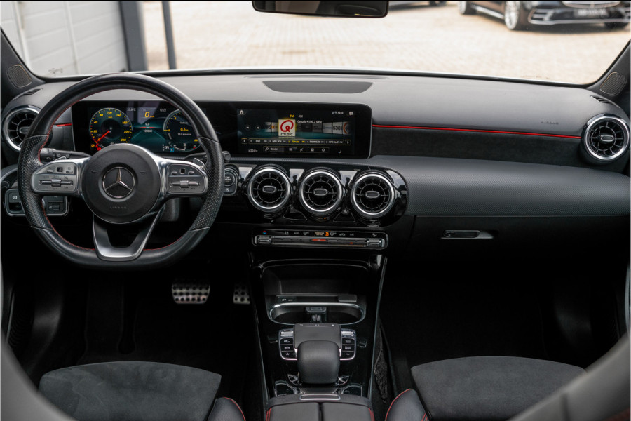 Mercedes-Benz A-Klasse 180 d AMG Night|Panorama|Widescreen|LED|MBUX Aut7