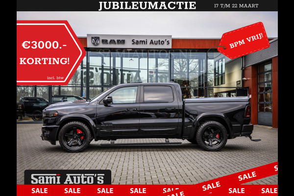 Dodge Ram NIGHT PREMIUM 2025 | BOM VOL + 14.4 INCH SCHERM | LUCHTVERING | HUD | HURRICANE 420PK 636 Nm | PRIJS MET LPG EN COVER EN GARANTI DUBBELE CABINE | PICK UP | 5 PERSOONS | DC | GRIJSKENTEKEN | VOORRAAD NR 2287 - 3384