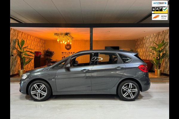 BMW 2 Serie Active Tourer 225i Sport Garantie Camera PDC StoelVW Sfeer Cruise Navi Clima Rijklaar