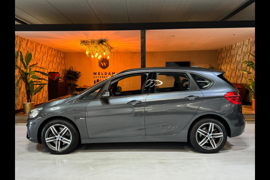 BMW 2 Serie Active Tourer 225i Sport Garantie Camera PDC StoelVW Sfeer Cruise Navi Clima Rijklaar