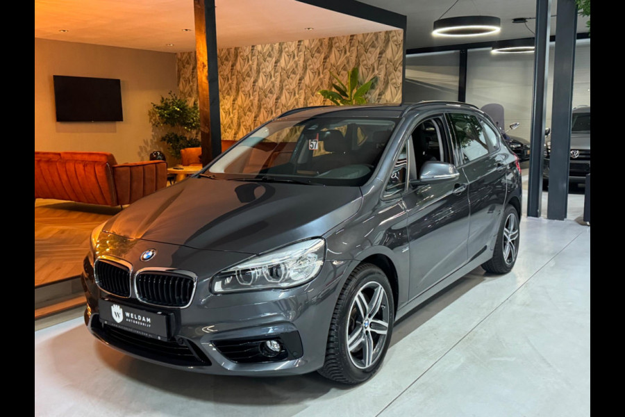 BMW 2 Serie Active Tourer 225i Sport Garantie Camera PDC StoelVW Sfeer Cruise Navi Clima Rijklaar