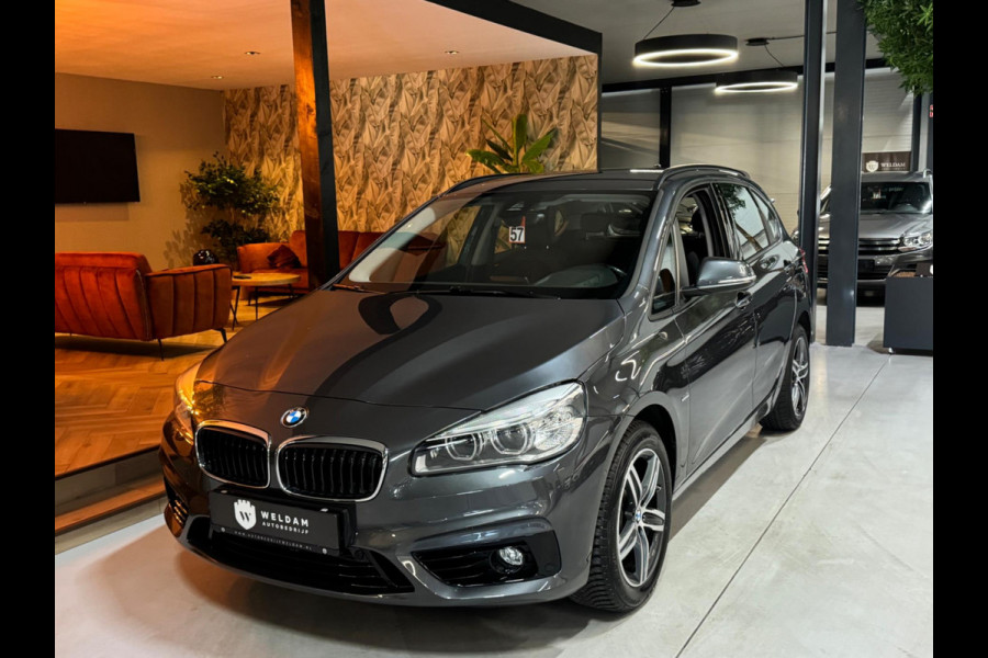 BMW 2 Serie Active Tourer 225i Sport Garantie Camera PDC StoelVW Sfeer Cruise Navi Clima Rijklaar