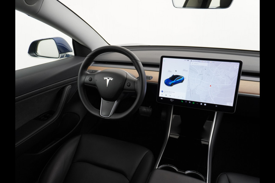 Tesla Model 3 SR+60kWh 325PK 18" AutoPilot Leer PanoDak Adaptive cruise Camera's Elektr.-Stuur+Stoelen+Spiegels+Geheugen+Easy-Entry+Verwarmde  Ecc Navigatiesysteem full map LED-a+v Comfortstoel(en) ACC Dual-ECC DAB Voorverwarmen interieur via App Keyless via Telefoonsleutel One-Pedal-Drive Orig. nlse auto tot 11kw laden thuis ! Garantie Accu tot  16-12-2027 max 160.000km 1584kg licht!