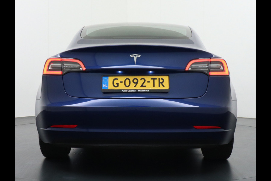 Tesla Model 3 SR+60kWh 325PK 18" AutoPilot Leer PanoDak Adaptive cruise Camera's Elektr.-Stuur+Stoelen+Spiegels+Geheugen+Easy-Entry+Verwarmde  Ecc Navigatiesysteem full map LED-a+v Comfortstoel(en) ACC Dual-ECC DAB Voorverwarmen interieur via App Keyless via Telefoonsleutel One-Pedal-Drive Orig. nlse auto tot 11kw laden thuis ! Garantie Accu tot  16-12-2027 max 160.000km 1584kg licht!