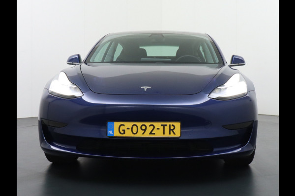 Tesla Model 3 SR+60kWh 325PK 18" AutoPilot Leer PanoDak Adaptive cruise Camera's Elektr.-Stuur+Stoelen+Spiegels+Geheugen+Easy-Entry+Verwarmde  Ecc Navigatiesysteem full map LED-a+v Comfortstoel(en) ACC Dual-ECC DAB Voorverwarmen interieur via App Keyless via Telefoonsleutel One-Pedal-Drive Orig. nlse auto tot 11kw laden thuis ! Garantie Accu tot  16-12-2027 max 160.000km 1584kg licht!