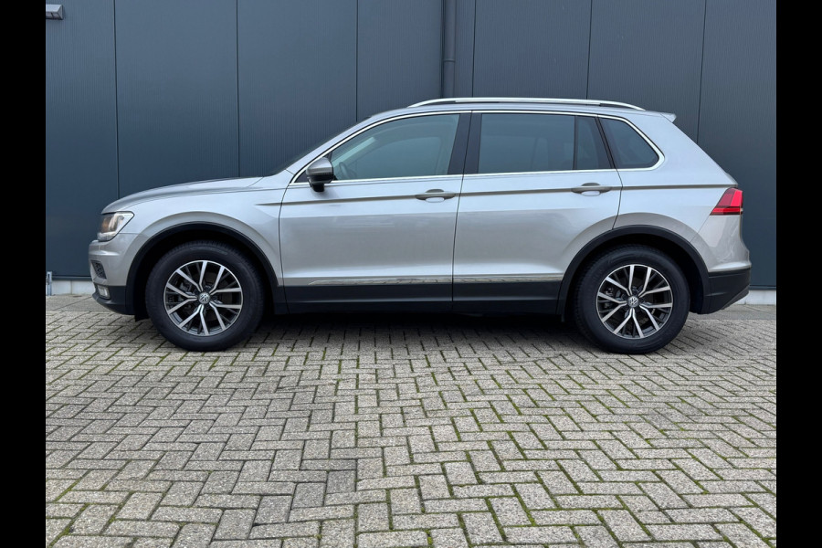 Volkswagen Tiguan *Highline * Camera * Panorama * Trekhaak * Cruise *