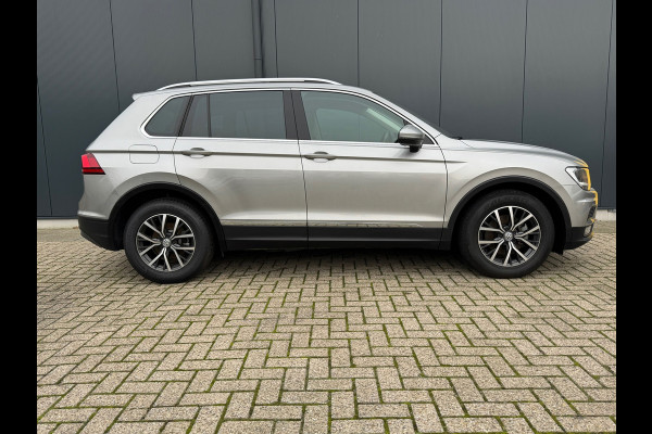 Volkswagen Tiguan *Highline * Camera * Panorama * Trekhaak * Cruise *