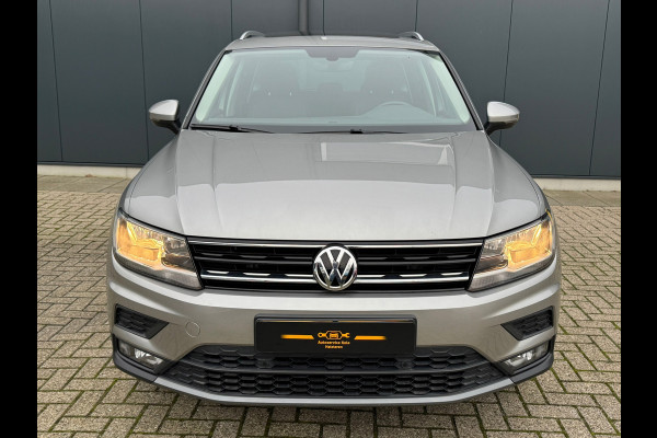 Volkswagen Tiguan *Highline * Camera * Panorama * Trekhaak * Cruise *