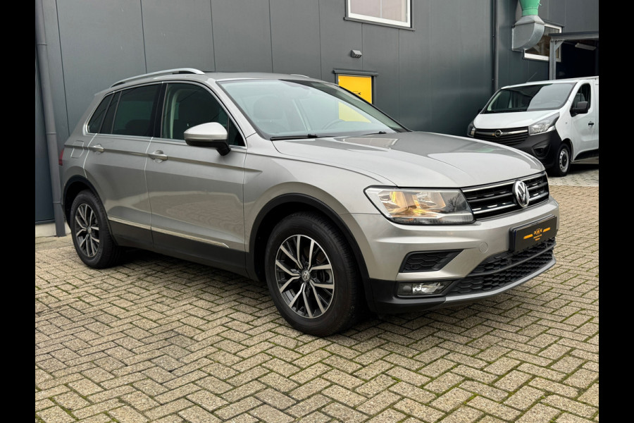 Volkswagen Tiguan *Highline * Camera * Panorama * Trekhaak * Cruise *