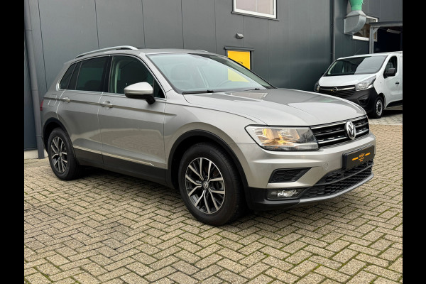 Volkswagen Tiguan *Highline * Camera * Panorama * Trekhaak * Cruise *