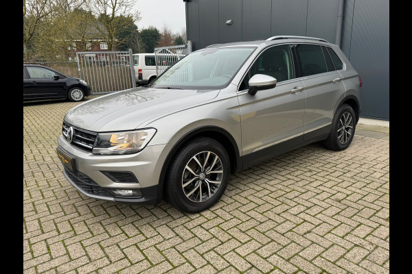 Volkswagen Tiguan *Highline * Camera * Panorama * Trekhaak * Cruise *