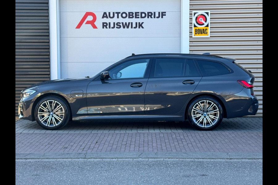 BMW 3 Serie Touring 330e Pano/Camera/HUD/Trekhaak