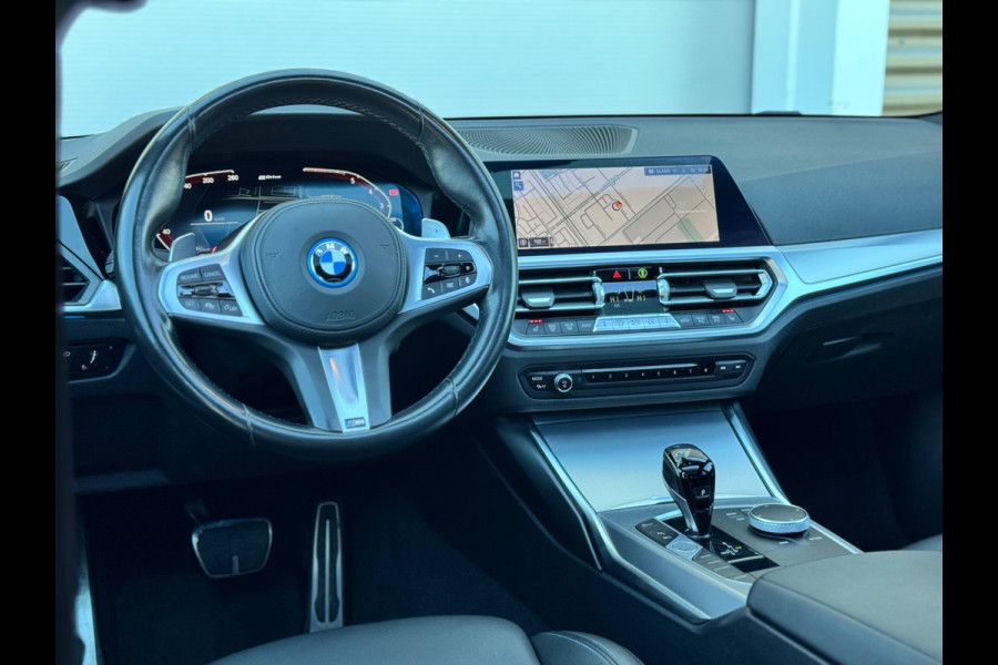 BMW 3 Serie Touring 330e Pano/Camera/HUD/Trekhaak