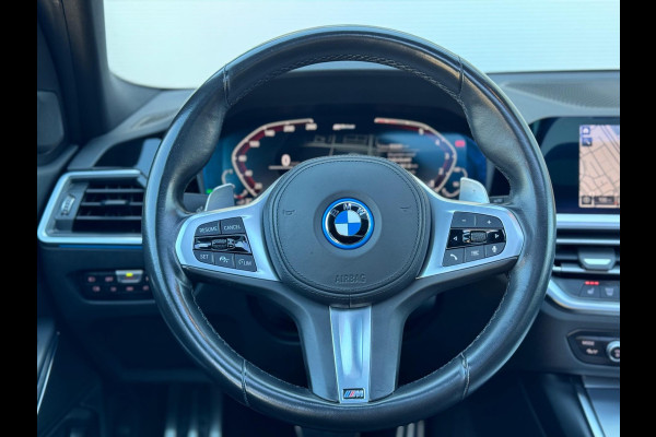 BMW 3 Serie Touring 330e Pano/Camera/HUD/Trekhaak