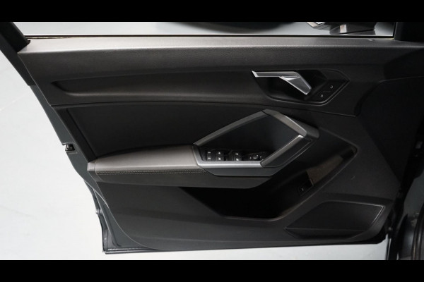 Audi Q3 40 TFSI Quattro 3x S-Line AUTOMAAT-AUDI SOUND-CAMERA-DAB-DRIVE SELECT-KEYLESS-MATRIX-PANORAMA-VIRTUEEL-TREKHAAK