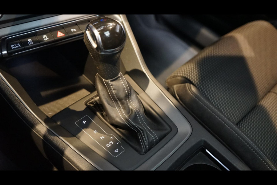Audi Q3 40 TFSI Quattro 3x S-Line AUTOMAAT-AUDI SOUND-CAMERA-DAB-DRIVE SELECT-KEYLESS-MATRIX-PANORAMA-VIRTUEEL-TREKHAAK
