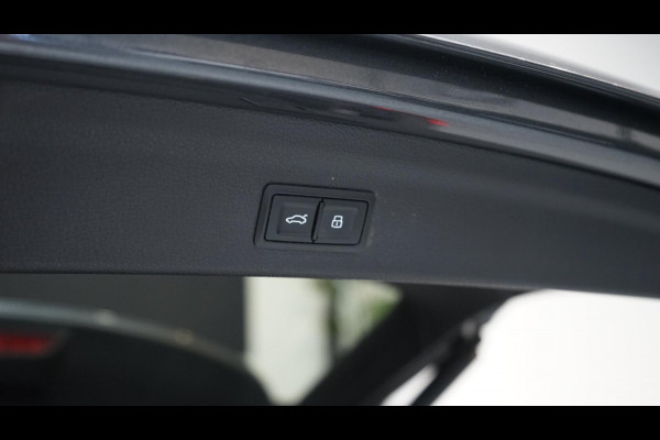 Audi Q3 40 TFSI Quattro 3x S-Line AUTOMAAT-AUDI SOUND-CAMERA-DAB-DRIVE SELECT-KEYLESS-MATRIX-PANORAMA-VIRTUEEL-TREKHAAK