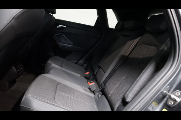 Audi Q3 40 TFSI Quattro 3x S-Line AUTOMAAT-AUDI SOUND-CAMERA-DAB-DRIVE SELECT-KEYLESS-MATRIX-PANORAMA-VIRTUEEL-TREKHAAK