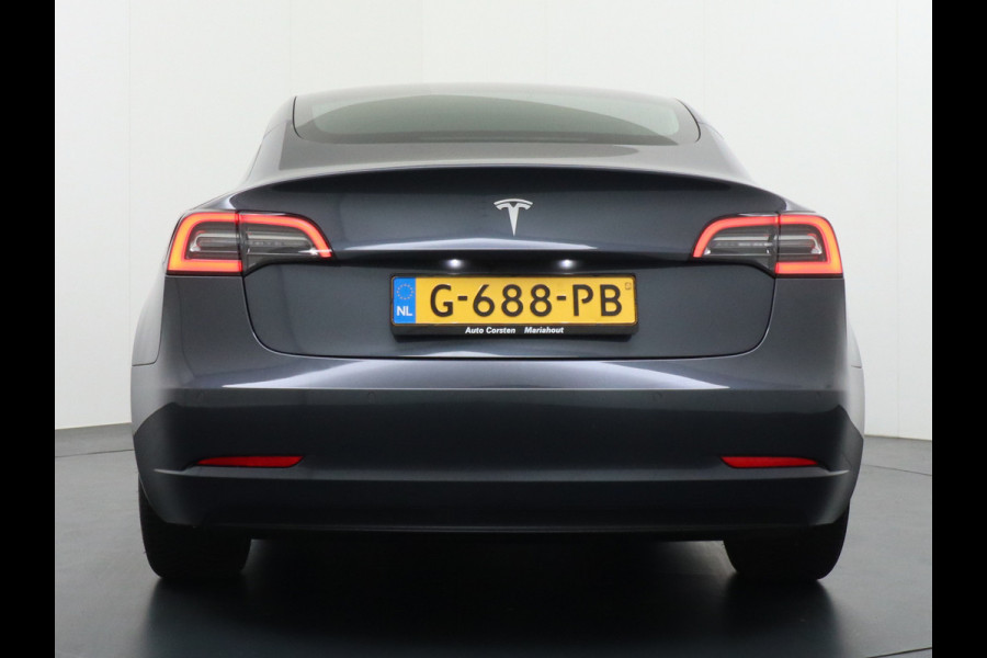 Tesla Model 3 SR+ RWD 60kWh 325PK Lmv 18" AutoPilot Premium-Luidsprekers Leder PanoDak Adaptive cruise Camera's Elektr.-Stuur+Stoelen+Spiegels Navi Lane-Assist Speed-Assist LED ACC DAB Voorverwarmen interieur en Keyless via App One-Pedal-Drive Origineel Nederlandse auto tot 11kw laden thuis ! Garantie Accu tot 20-11-2027 max 160.000km