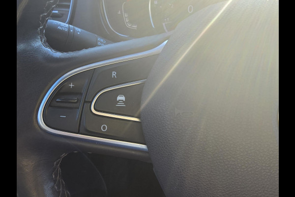 Renault Espace 1.8 TCe Intens 7p. 224pk Automaat | Trekhaak | Adaptieve Cruise | Achteruitrijcamera | Elektrische Achterklep | Head up Display
