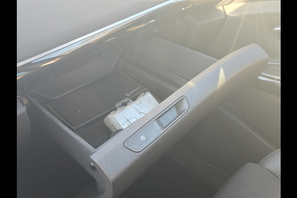 Renault Espace 1.8 TCe Intens 7p. 224pk Automaat | Trekhaak | Adaptieve Cruise | Achteruitrijcamera | Elektrische Achterklep | Head up Display