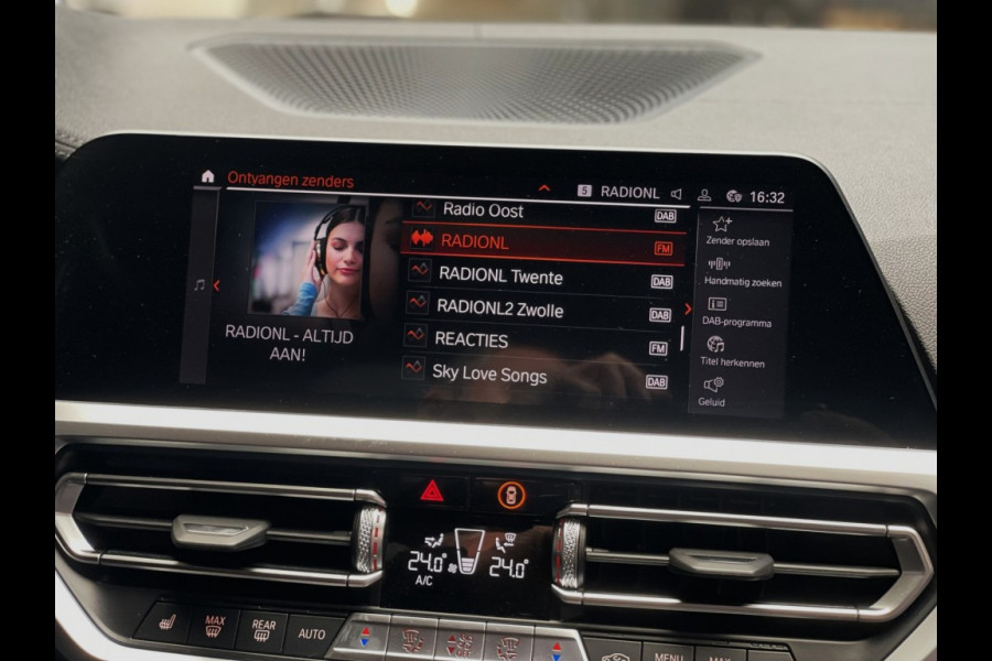 BMW 4 Serie Cabrio M440I laser/acc/head-up/dravitgrau/harmankardon/trekhaak