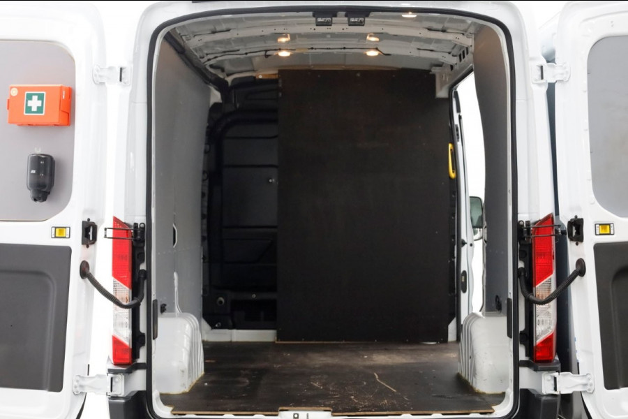 Ford Transit 350 2.0 TDCI 130pk E6 L2H2 Trend Airco/Camera/Trekhaak 2800kg 04-2019