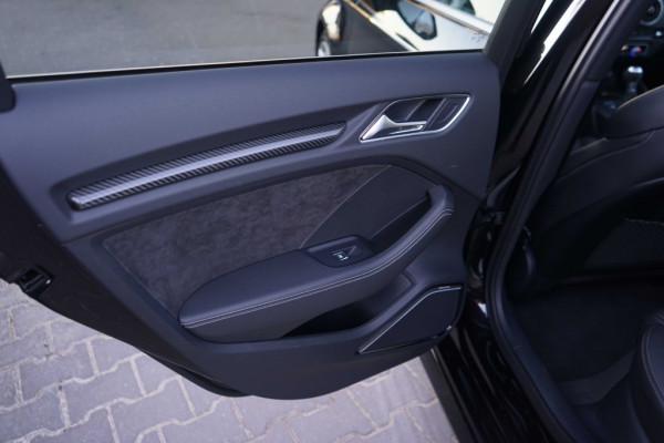Audi RS3 Sportback 2.5 TFSI Quattro Pano/B&O/DCC/Massage/R-cam