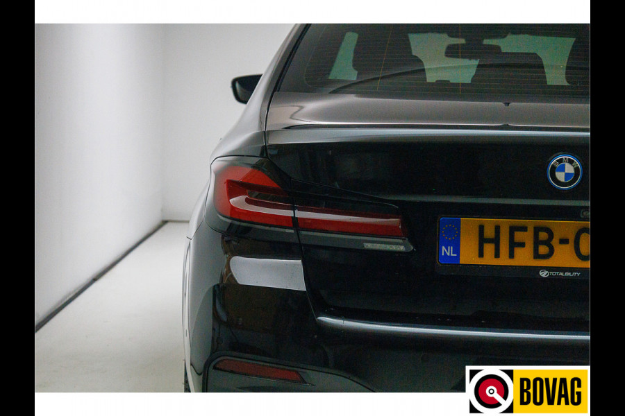 BMW 5 Serie 530e M-Sport Business Edition Plus 292 PK | Stoel- stuurverwarming | Adap. cruise Draadloze tel. lader | Navigatie | Sfeerverlichting