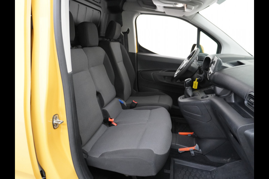 Opel Combo 1.5D L1H1 Edition 10x Op voorraad! 3-Pers. Airco Cruise-Contr. Bluetooth Elektr.ramen Elektr.spiegels+Verwarmd Centr.Vergr+ab. Schuifdeur Betonplex vloer Lat om Lat betimmering Origin. NLse auto, van binnen en buiten een Keurige Combo!