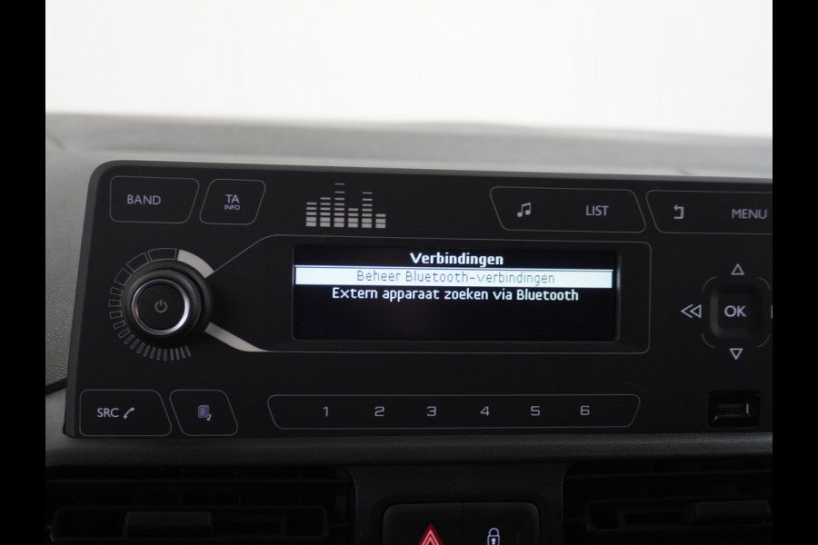 Opel Combo 1.5D L1H1 Edition 10x Op voorraad! 3-Pers. Airco Cruise-Contr. Bluetooth Elektr.ramen Elektr.spiegels+Verwarmd Centr.Vergr+ab. Schuifdeur Betonplex vloer Lat om Lat betimmering Origin. NLse auto, van binnen en buiten een Keurige Combo!