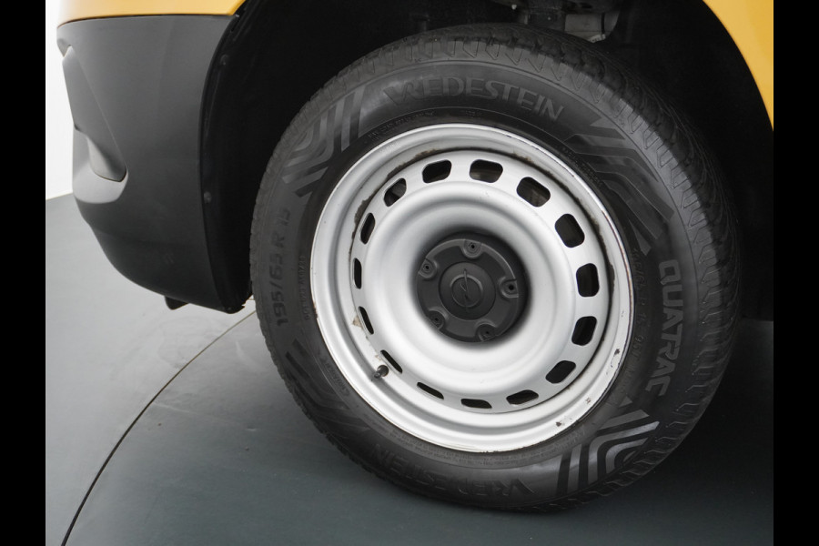 Opel Combo 1.5D L1H1 Edition 10x Op voorraad! 3-Pers. Airco Cruise-Contr. Bluetooth Elektr.ramen Elektr.spiegels+Verwarmd Centr.Vergr+ab. Schuifdeur Betonplex vloer Lat om Lat betimmering Origin. NLse auto, van binnen en buiten een Keurige Combo!