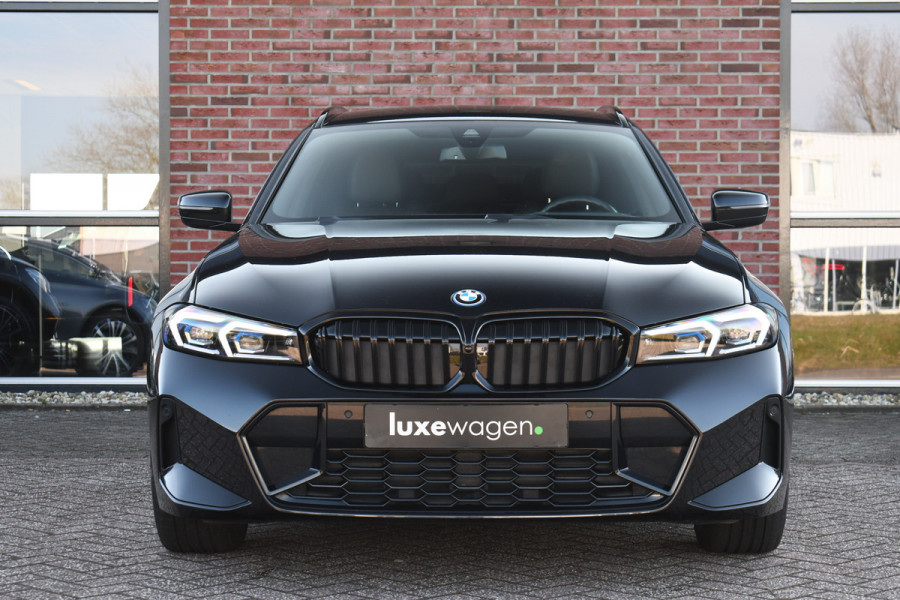 BMW 3 Serie Touring 330e M-Sport el-trekh el-zetels HUD 19inch camera HiFi