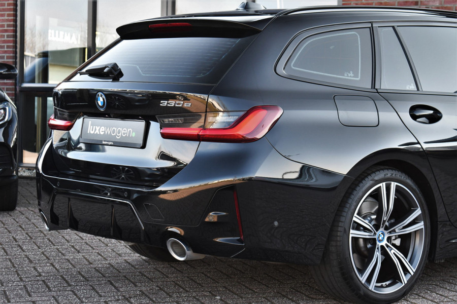 BMW 3 Serie Touring 330e M-Sport el-trekh el-zetels HUD 19inch camera HiFi