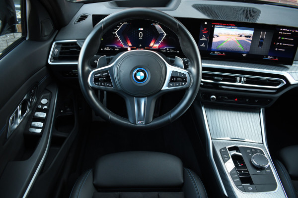 BMW 3 Serie Touring 330e M-Sport el-trekh el-zetels HUD 19inch camera HiFi