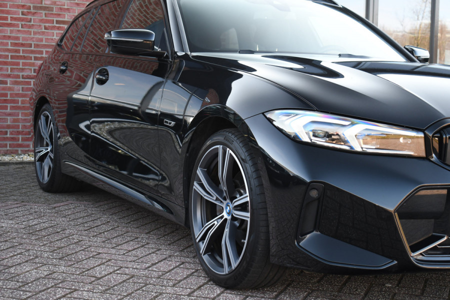 BMW 3 Serie Touring 330e M-Sport el-trekh el-zetels HUD 19inch camera HiFi