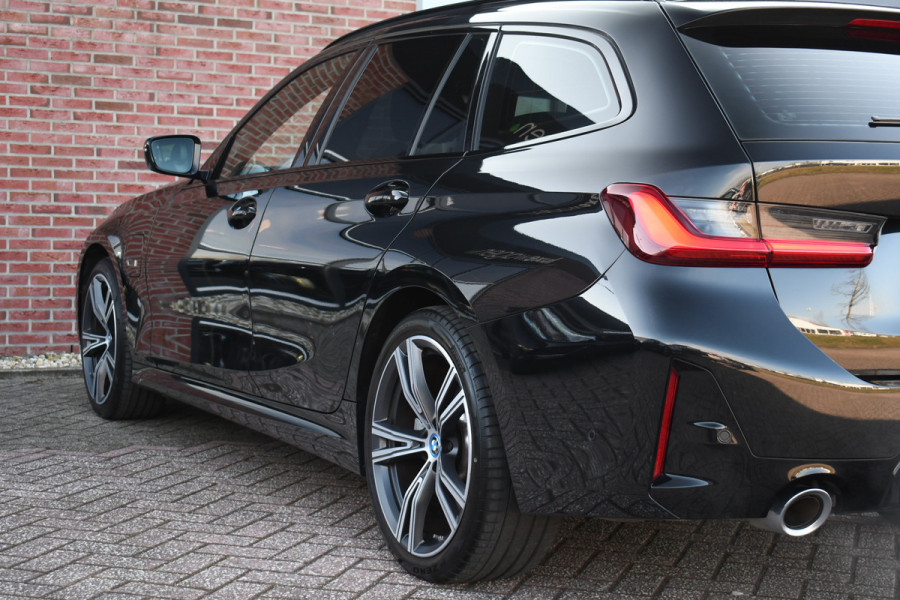 BMW 3 Serie Touring 330e M-Sport el-trekh el-zetels HUD 19inch camera HiFi