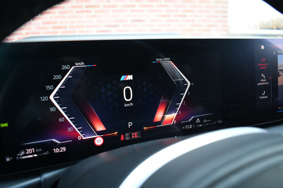 BMW 3 Serie Touring 330e M-Sport el-trekh el-zetels HUD 19inch camera HiFi