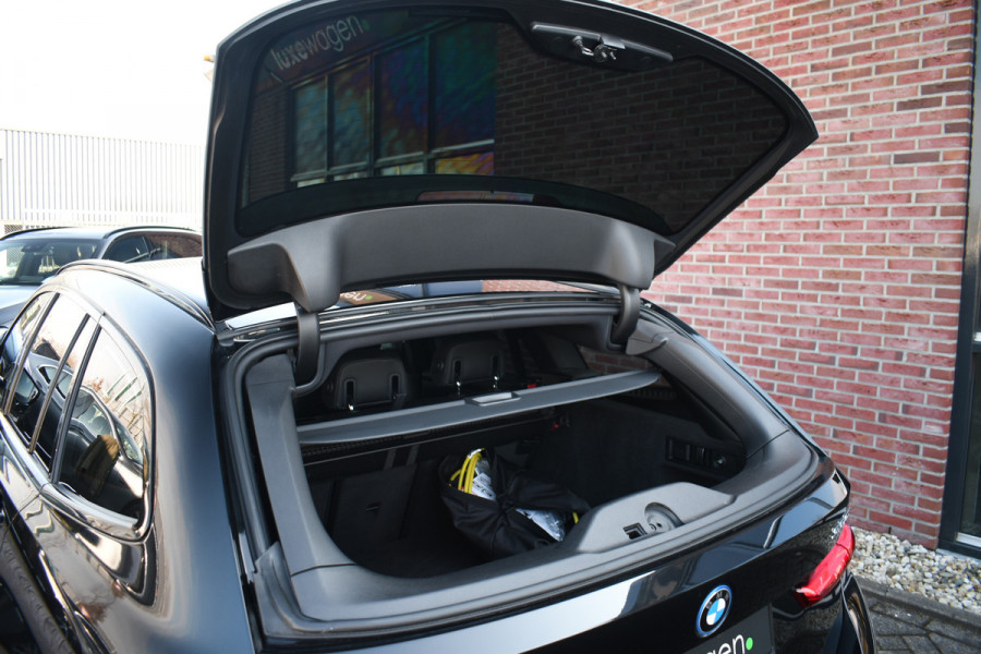 BMW 3 Serie Touring 330e M-Sport el-trekh el-zetels HUD 19inch camera HiFi
