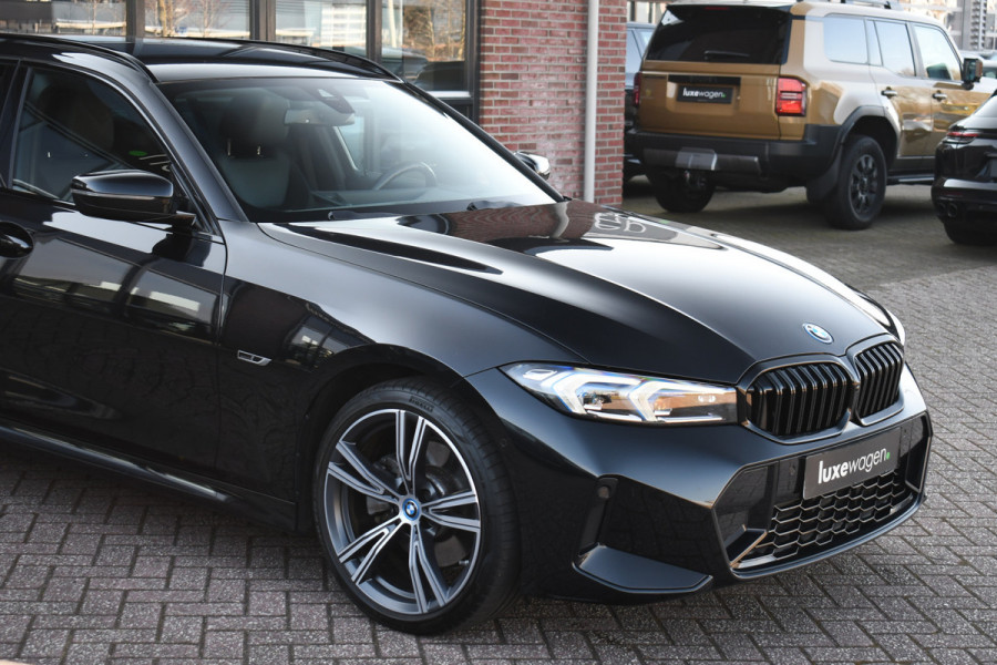 BMW 3 Serie Touring 330e M-Sport el-trekh el-zetels HUD 19inch camera HiFi