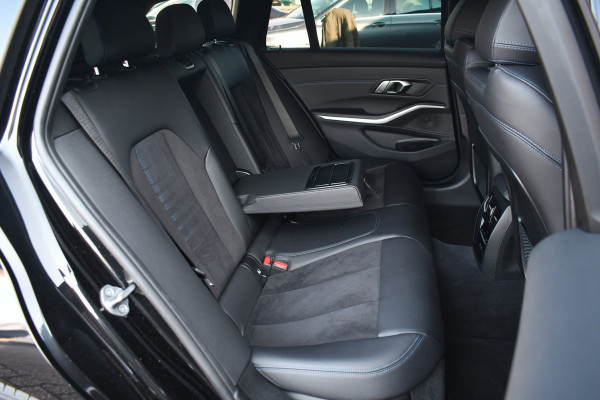 BMW 3 Serie Touring 330e M-Sport el-trekh el-zetels HUD 19inch camera HiFi