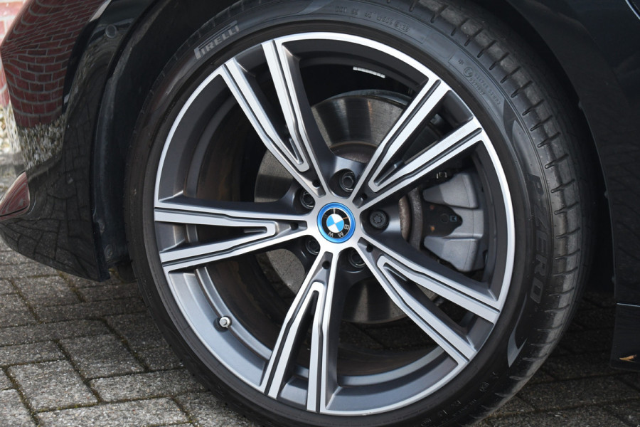 BMW 3 Serie Touring 330e M-Sport el-trekh el-zetels HUD 19inch camera HiFi
