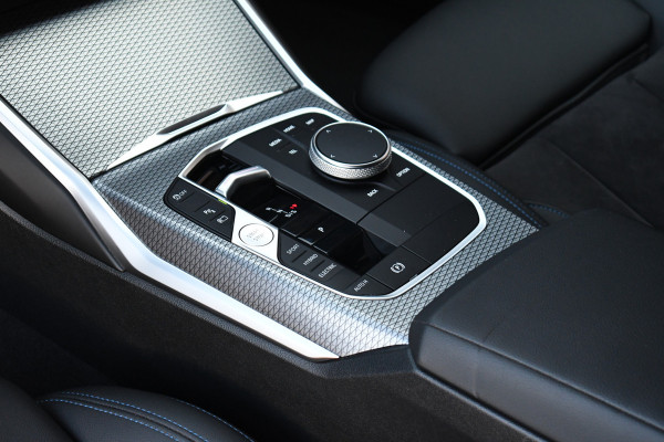 BMW 3 Serie Touring 330e M-Sport el-trekh el-zetels HUD 19inch camera HiFi