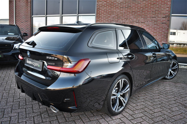 BMW 3 Serie Touring 330e M-Sport el-trekh el-zetels HUD 19inch camera HiFi