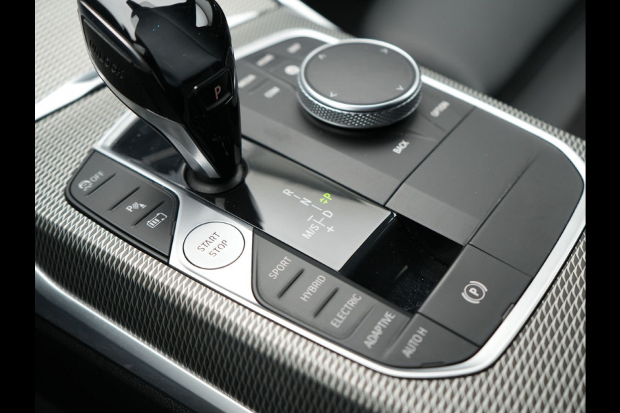 BMW 3 Serie Touring 330e M Sport Plug In Hybrid 293pk PHEV | Panodak | Adaptive Cruise | Trekhaak af Fabriek | Harman Kardon | Head Up | Adaptive Onderstel | Apple Carplay | Sportstoelen |